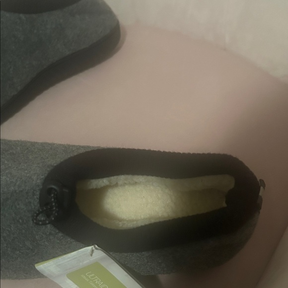 Cozy Gray Slippers - Picture 4 of 6